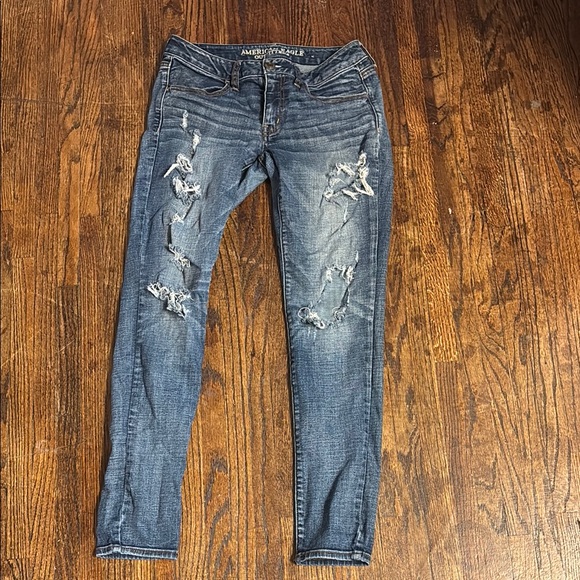 American Eagle Outfitters Women's Blue Distressed Jeans - Picture 1 of 3